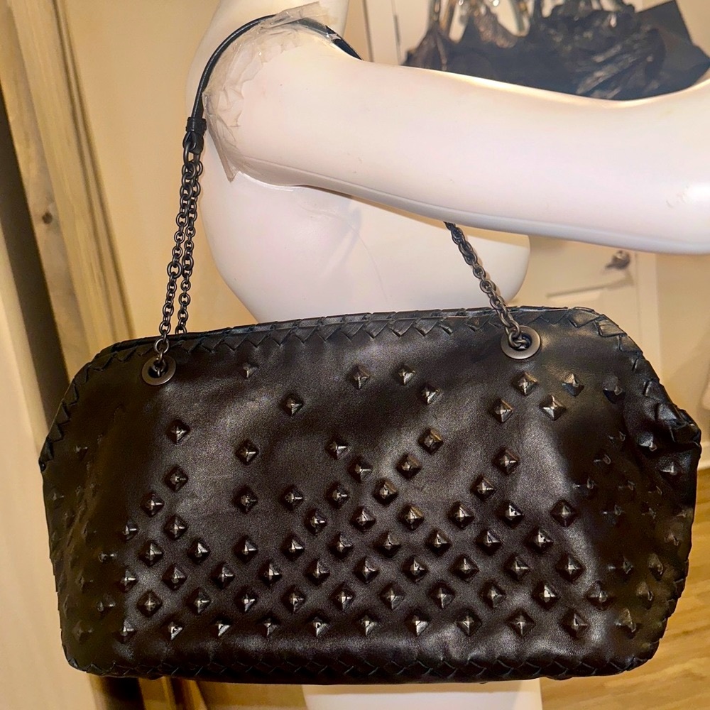 Spectacular New Bottega Veneta studded lamb skin leather chain handle ha…